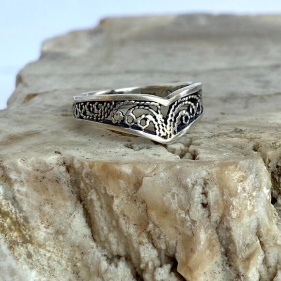 VTG Sterling Silver 925 Filigree V Shaped Chevron Band Wishbone Ring Size 5.75 - Picture 12 of 16